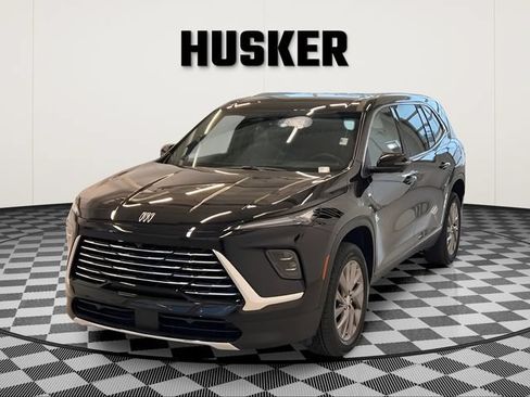 Certified 2025 Buick Enclave Preferred AWD/4WD image 4