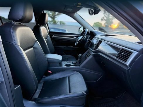 Used 2018 Volkswagen Atlas SE FWD image 18