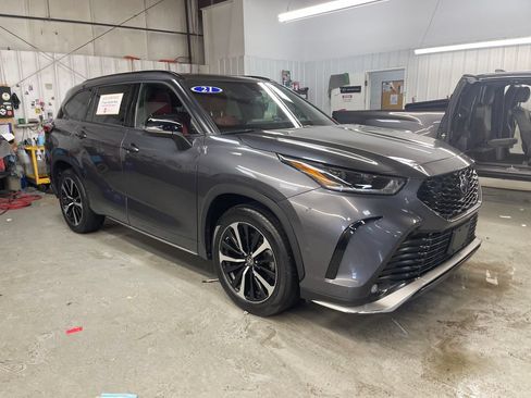 Certified 2021 Toyota Highlander XSE AWD/4WD image 10