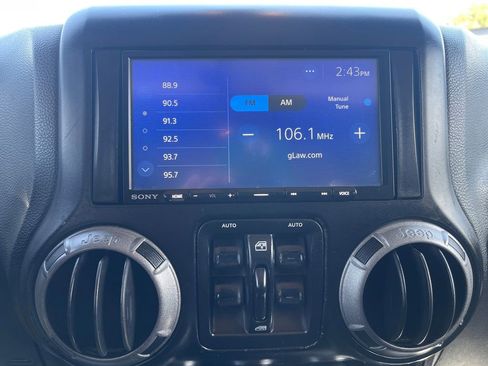 Used 2014 Jeep Wrangler Unlimited Sport w/ Quick Order Package 24S AWD/4WD image 24