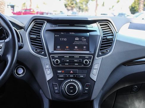 Used 2017 Hyundai Santa Fe Sport FWD image 13