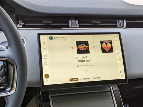 Used 2024 Land Rover Range Rover Evoque Dynamic SE image 12