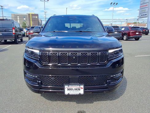 Used 2024 Jeep Wagoneer Series II w/ Convenience Group I AWD/4WD image 3