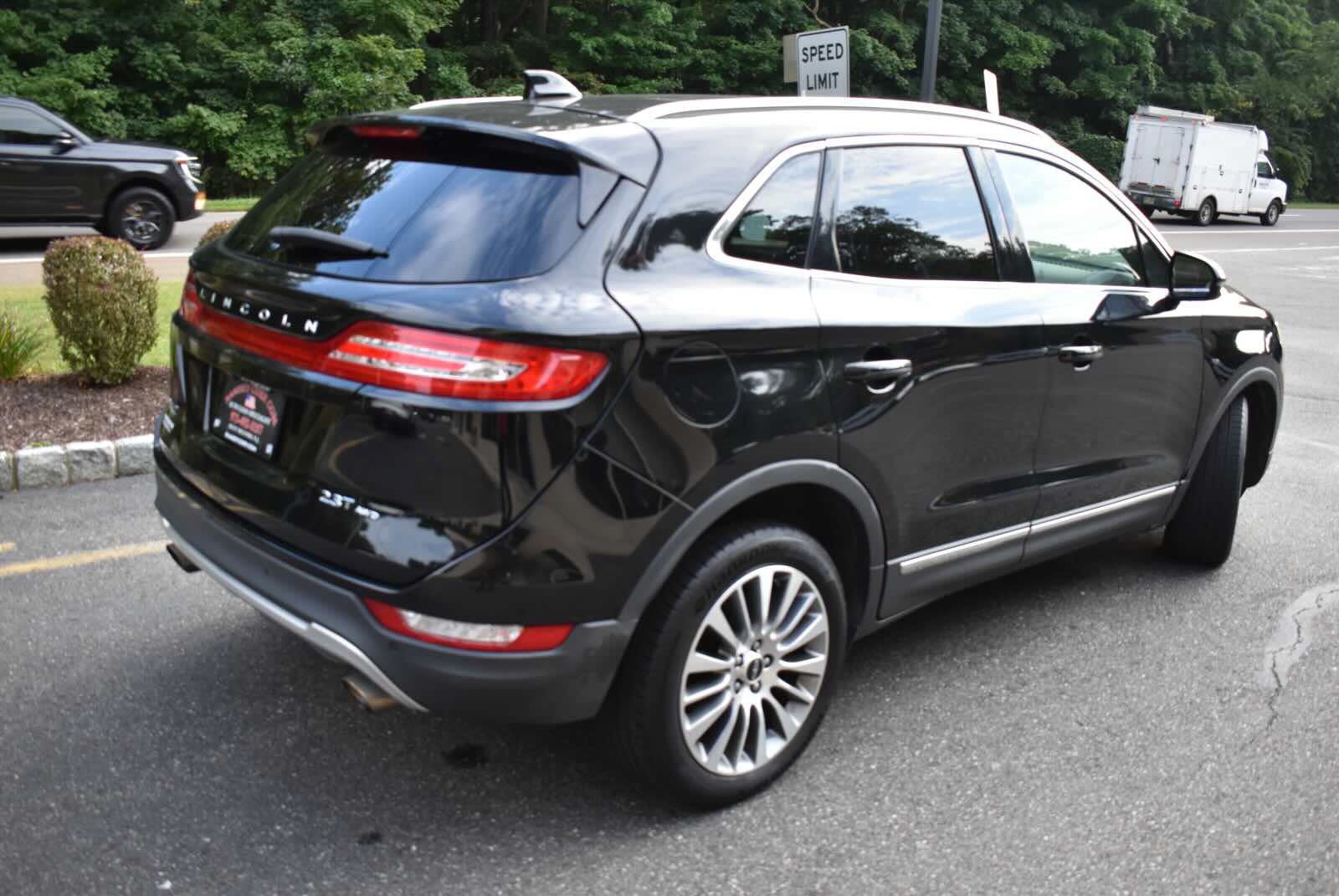 Used 2017 Lincoln MKC Reserve w/ Lincoln MKC Climate Package AWD/4WD image 4