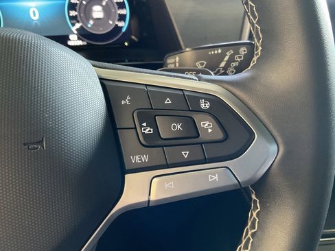 Used 2024 Volkswagen Atlas Cross Sport SE image 13