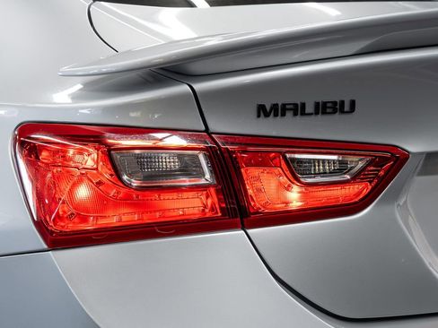 Used 2020 Chevrolet Malibu RS image 15