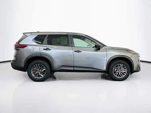 Used 2025 Nissan Rogue S AWD/4WD image 10
