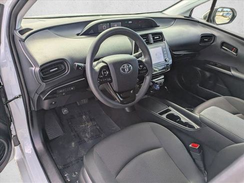 Used 2022 Toyota Prius L Eco FWD image 10