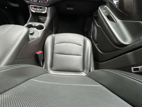 Used 2023 GMC Terrain SLT image 14