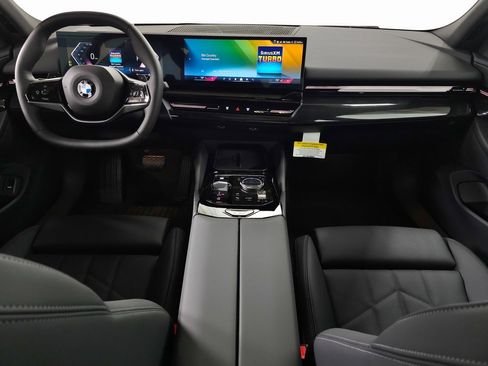 Certified 2025 BMW 530i xDrive image 9