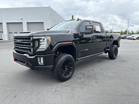 Used 2021 GMC Sierra 2500 AT4 w/ AT4 Premium Plus Package AWD/4WD image 5