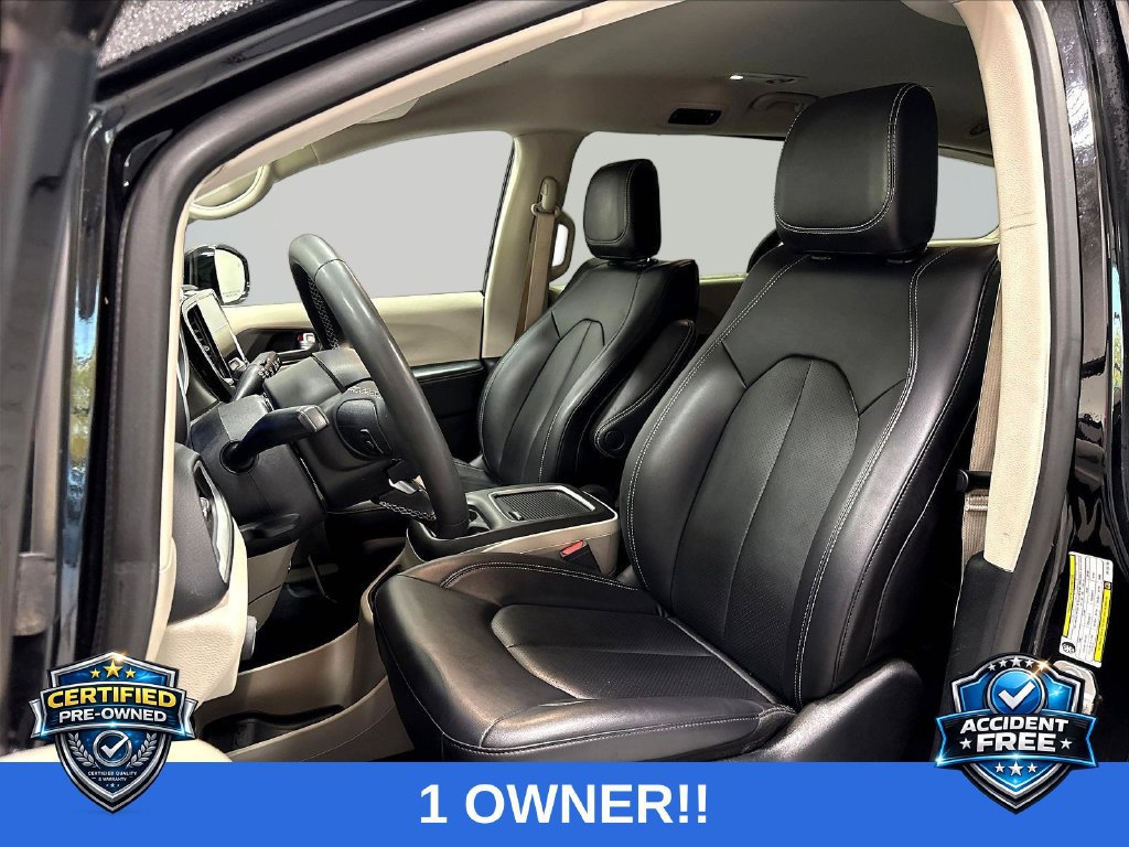 Used 2024 Chrysler Pacifica Touring-L FWD image 22