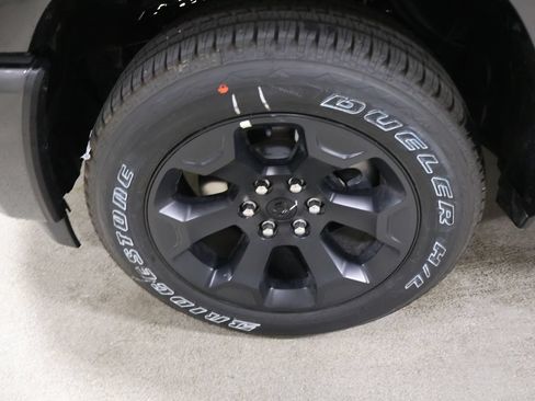 New 2026 RAM 1500 4x4 Crew Cab image 7
