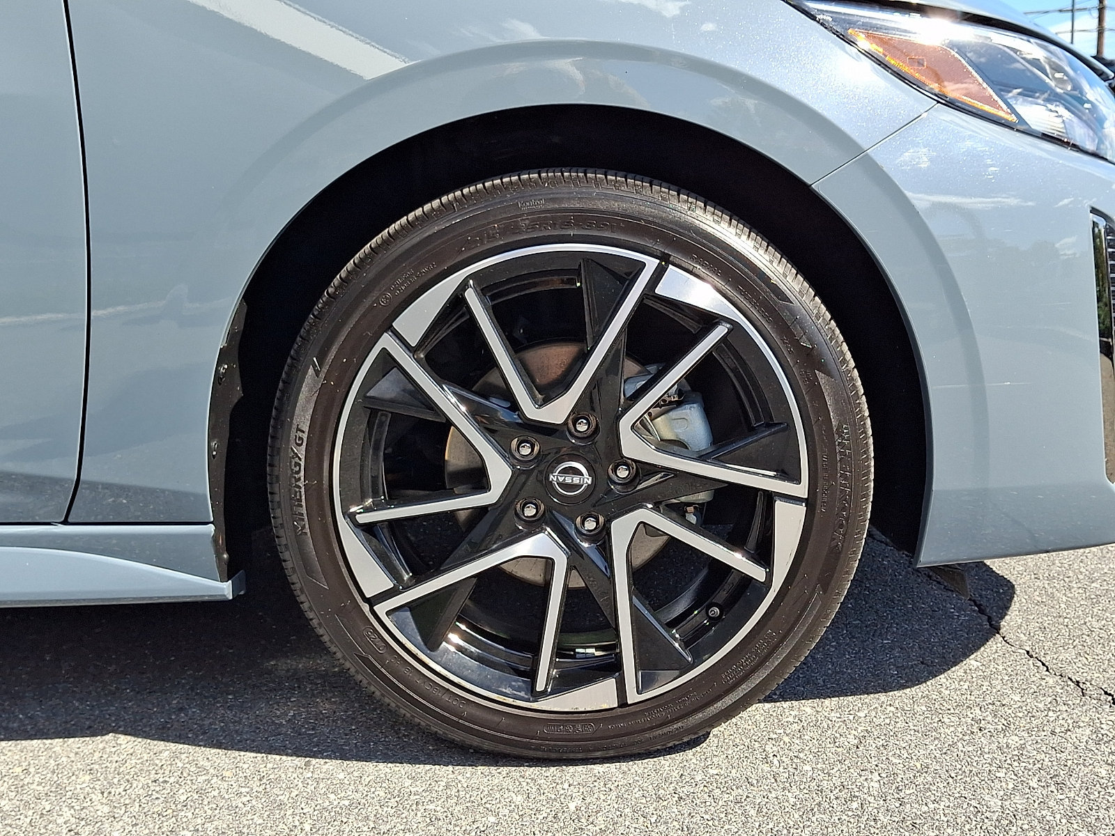 Certified 2025 Nissan Sentra SR w/ SR Premium Package FWD image 9