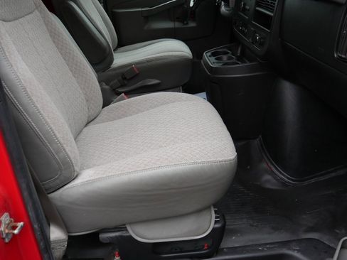 Used 2017 GMC Savana 2500 image 19