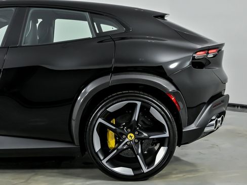 Used 2025 Ferrari Purosangue image 10