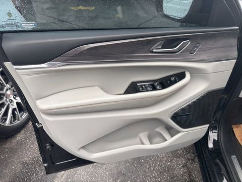 Used 2021 Jeep Grand Cherokee L Overland image 37