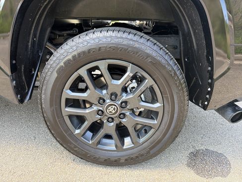 Used 2025 Toyota Tundra Platinum AWD/4WD image 19