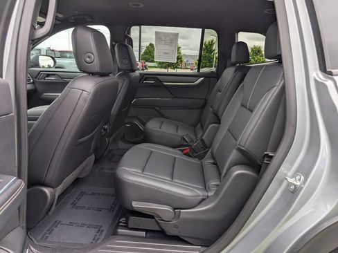 Used 2026 GMC Acadia Elevation w/ Elevation Premium Package AWD/4WD image 25