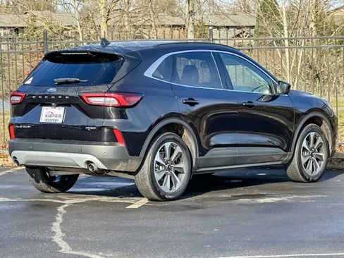 Used 2024 Ford Escape Platinum image 3