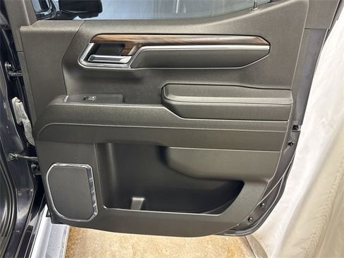 Certified 2024 GMC Sierra 1500 SLT image 30
