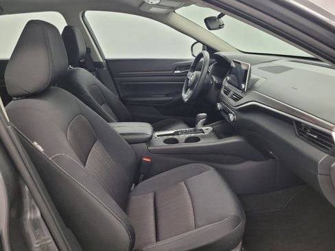 Used 2025 Nissan Altima 2.5 SV FWD image 21