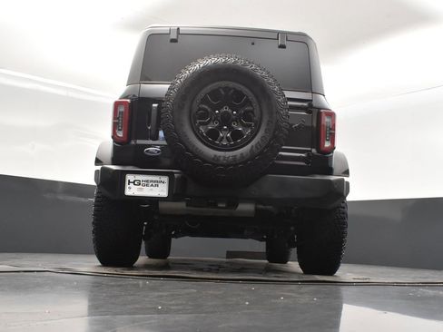 Used 2023 Ford Bronco Wildtrak image 42