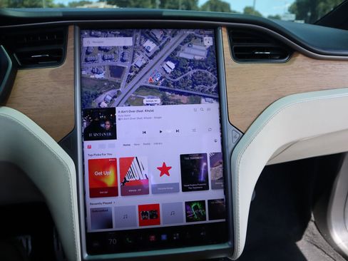 Used 2021 Tesla Model X Performance AWD/4WD image 19