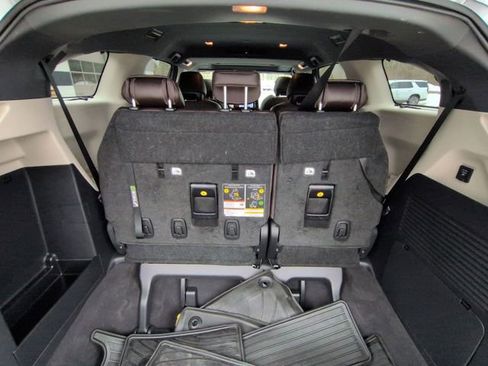Used 2024 Toyota Sienna Platinum image 26