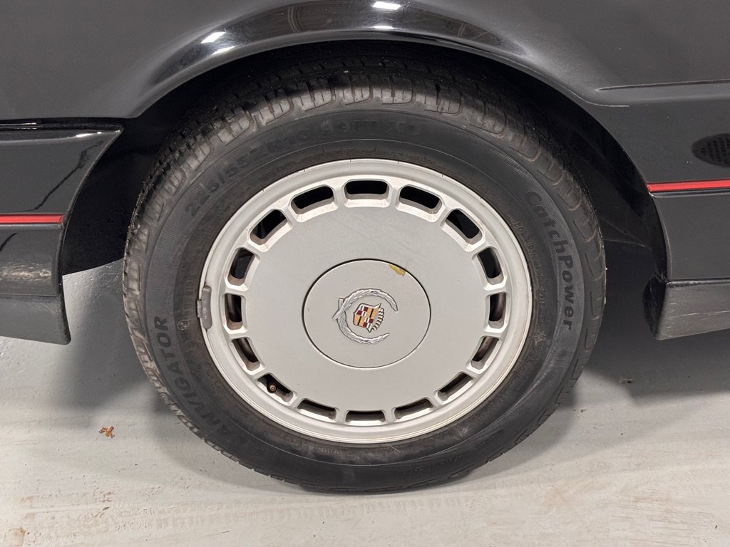 Used 1992 Cadillac Allante FWD image 26
