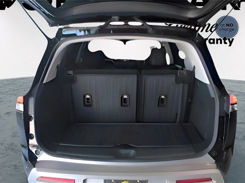 Used 2024 Nissan Pathfinder Platinum w/ Cargo Package image 15