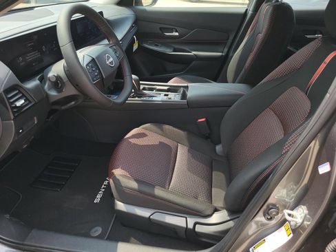 New 2027 Nissan Sentra SR w/ Floor Mat Package FWD image 16