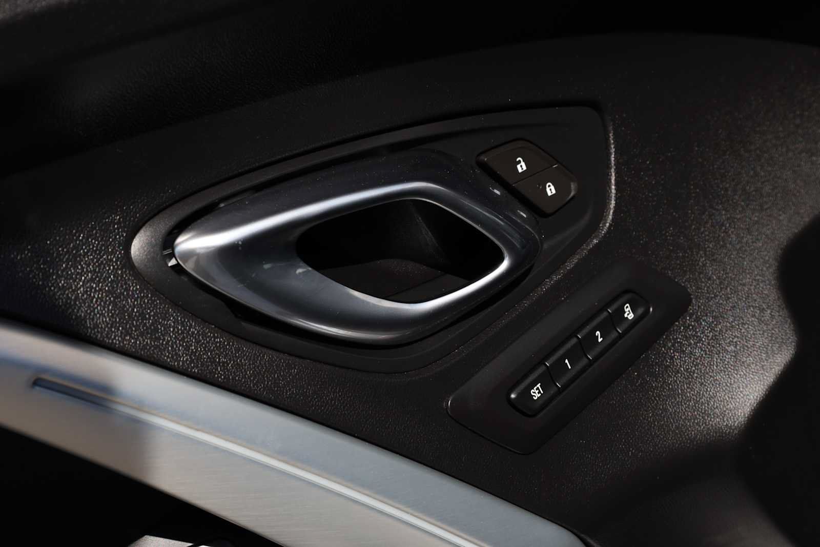 Used 2020 Chevrolet Camaro SS RWD image 43