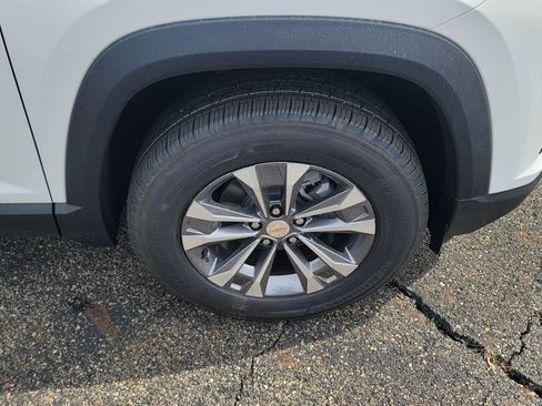 New 2026 Chevrolet Equinox LT w/ Convenience Package II FWD image 15