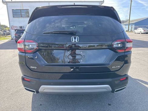 Used 2023 Honda Pilot Elite image 6