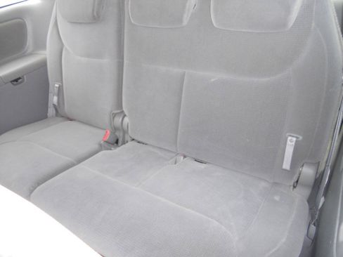 Used 2005 Toyota Sienna LE FWD image 29