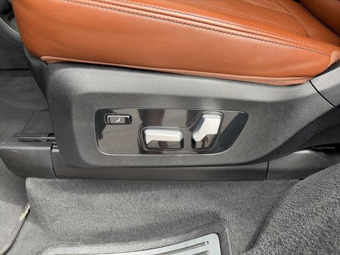 Used 2021 BMW X7 M50i AWD/4WD image 27