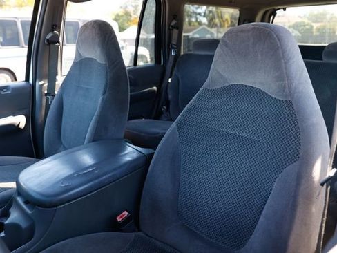 Used 2002 Ford Expedition XLT image 9