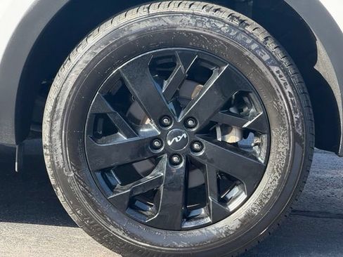 Used 2023 Kia Sorento S w/ Panoramic Sunroof Package AWD/4WD image 13
