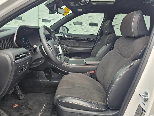 Used 2025 Hyundai Palisade Calligraphy AWD/4WD image 21