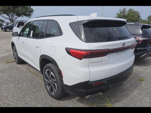 Used 2025 Buick Enclave Sport Touring FWD image 4