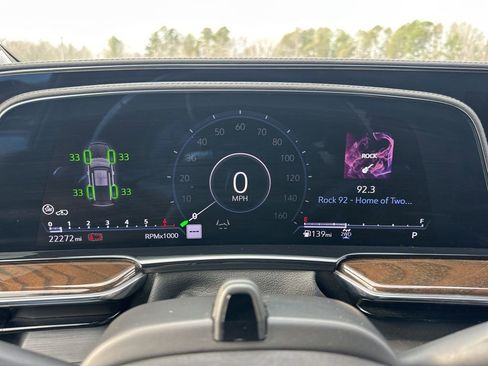 Used 2024 Cadillac Escalade ESV Premium Luxury Platinum image 27