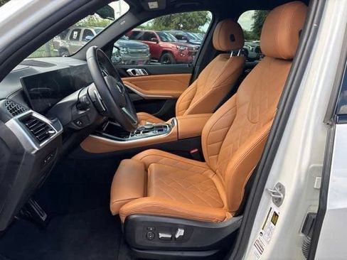 Used 2025 BMW X5 sDrive40i w/ M Sport Package RWD image 23