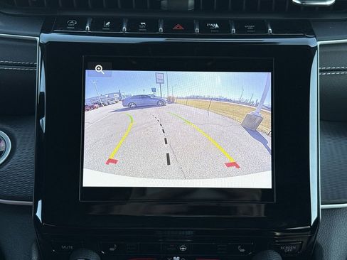 Used 2023 Jeep Grand Cherokee Altitude image 23