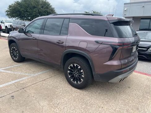 Used 2024 Chevrolet Traverse Z71 w/ Enhanced Driving Package AWD/4WD image 3