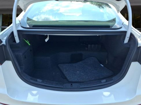 Used 2019 Ford Fusion SE FWD image 18