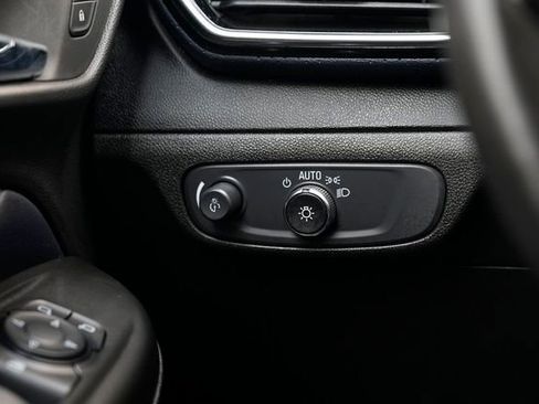 Used 2022 Chevrolet Bolt EUV Premier image 43