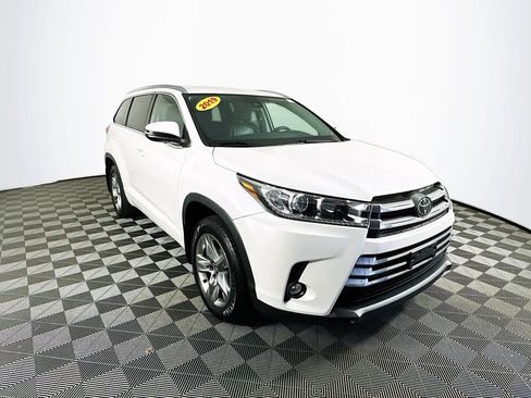 Used 2019 Toyota Highlander Limited AWD/4WD image 3