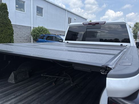 Used 2024 Chevrolet Silverado 2500 High Country w/ High Country Premium Package AWD/4WD image 29