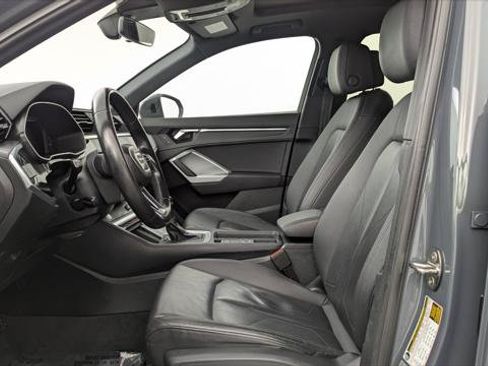 Used 2020 Audi Q3 2.0T Premium w/ Convenience Package AWD/4WD image 14